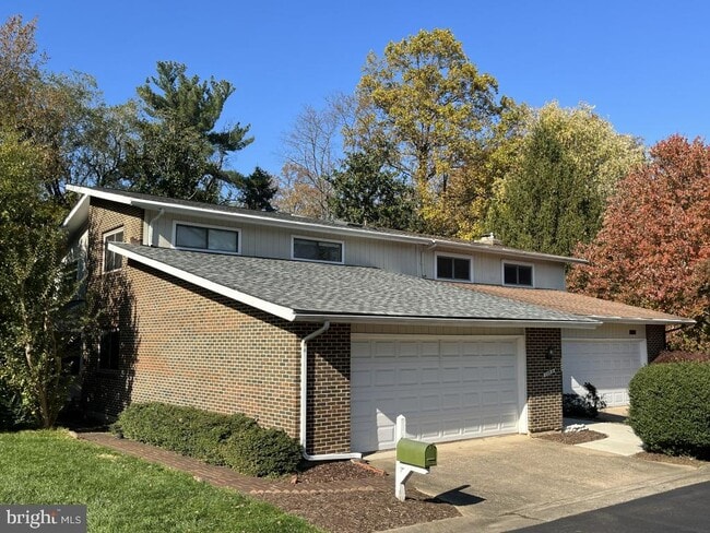 Building Photo - 7220 Vistas Ln