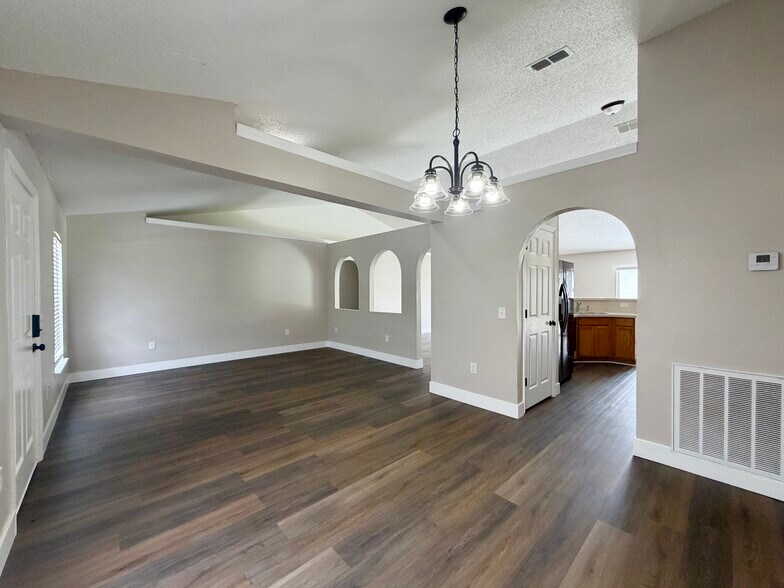 Building Photo - 47 Sawfish Ct