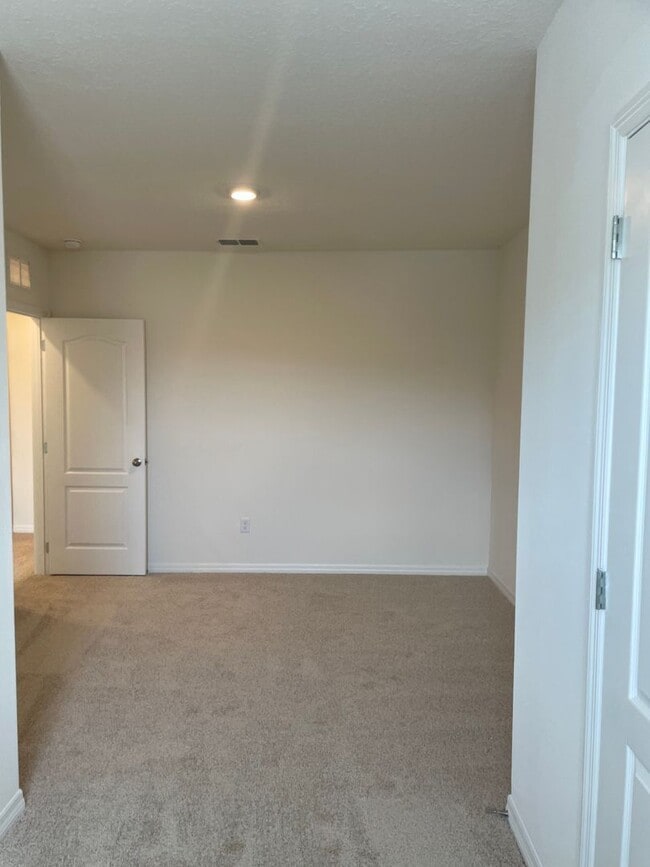 Building Photo - 1249 Yellow Finch Dr