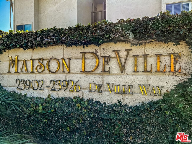 Building Photo - 23904 De Ville Way