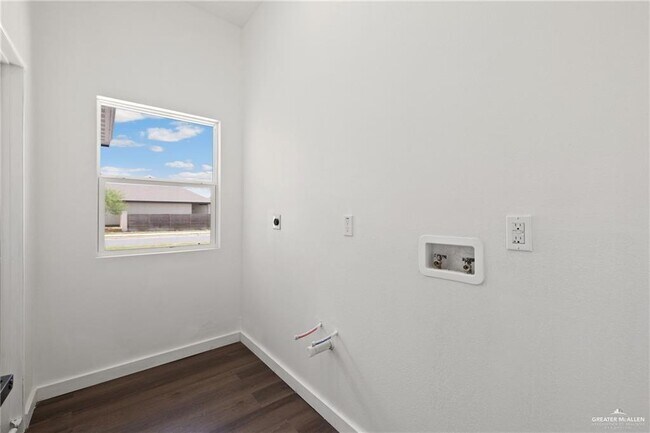 Building Photo - 17 E Santorini Dr