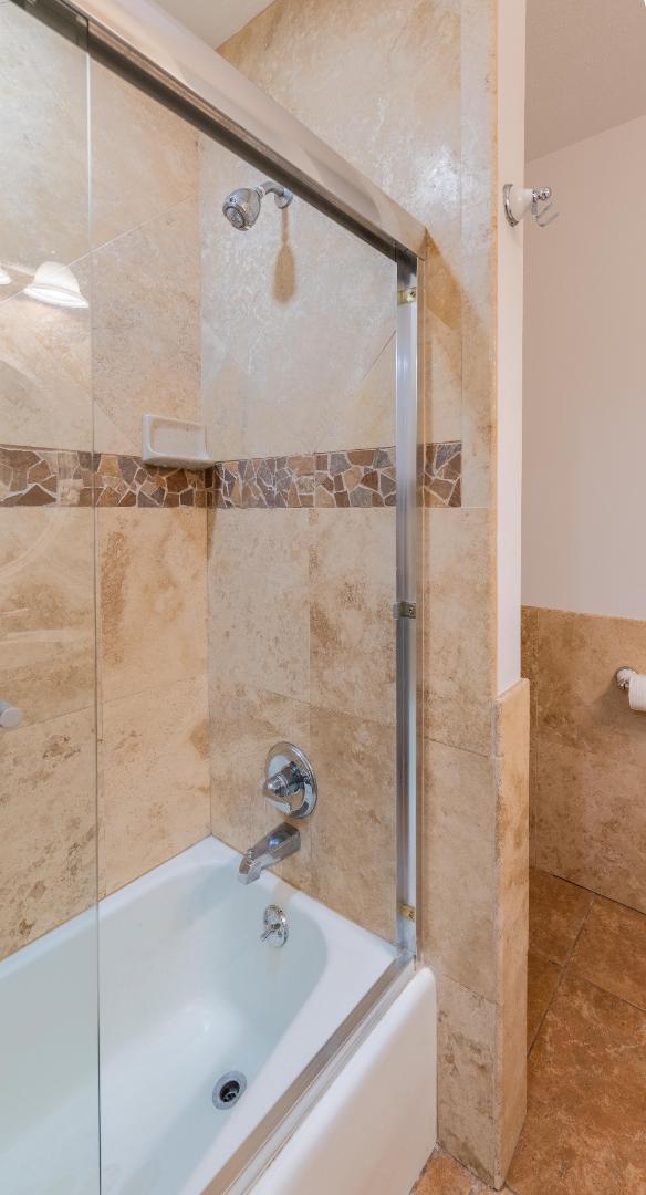 Building Photo - 7113 Welton Dr NE