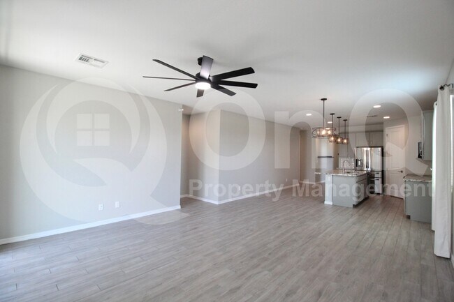 Building Photo - 35733 W Santa Monica Ave