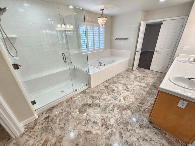 Building Photo - 795 Avante Pl