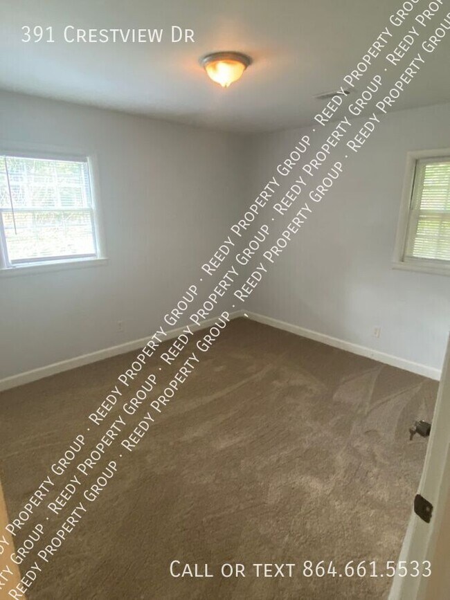 Building Photo - 391 Crestview Dr