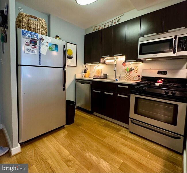 Building Photo - 1101 3rd St SW