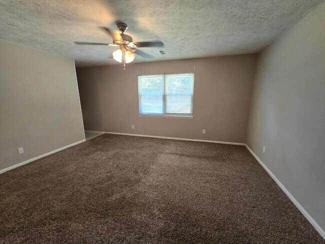 Building Photo - 6911 Wickersham Rd