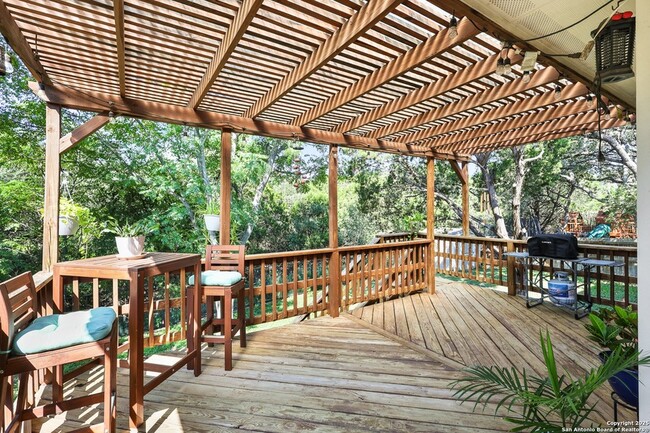 Building Photo - 10903 Wilson Oaks Dr