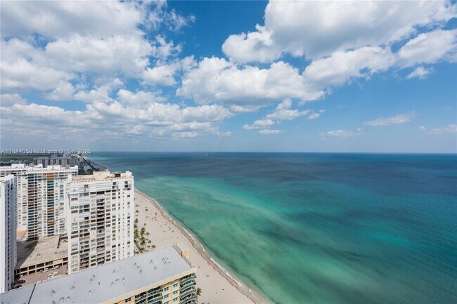 Building Photo - 2711 S Ocean Dr