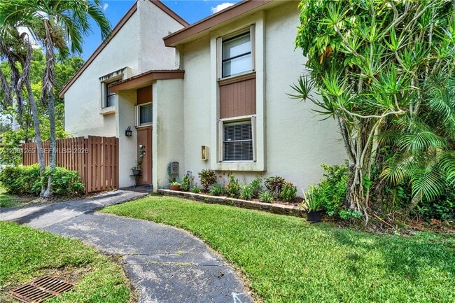 Building Photo - 11490 SW 109th Rd