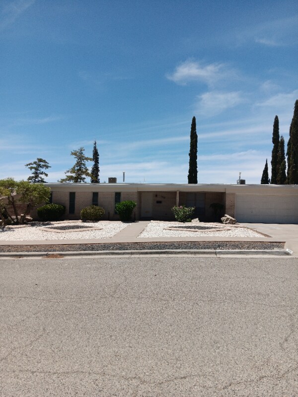 Primary Photo - 309 Skyway Ln