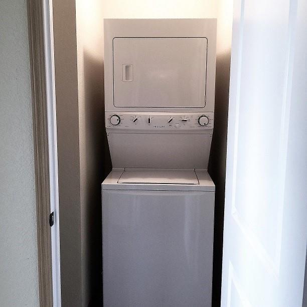 Building Photo - 2820 W Lakewood Dr