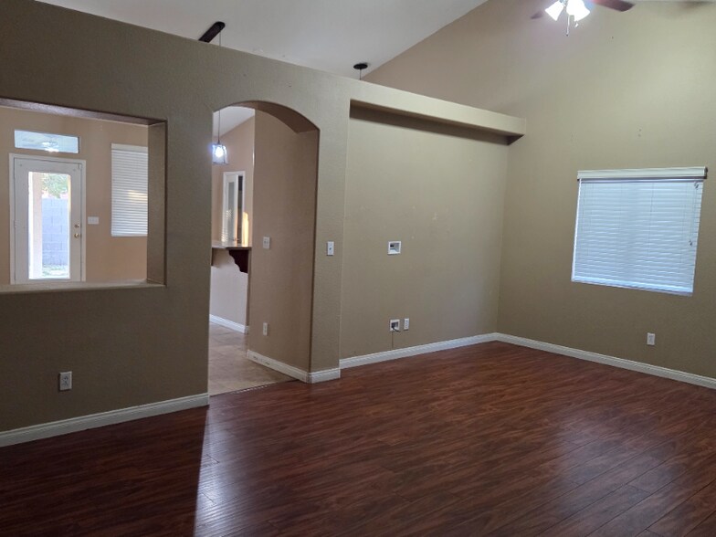 Primary Photo - 2602 Roaring Lion Ave