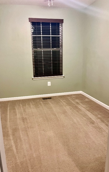 Building Photo - 23141 Foxglove Way