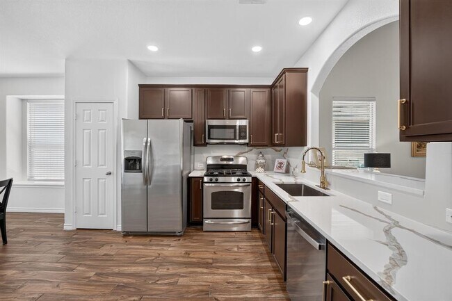 Building Photo - 1703 Comfort Ln