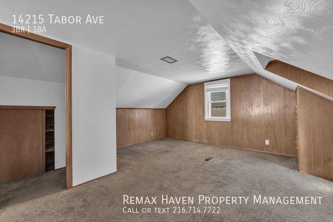 Building Photo - 14215 Tabor Ave, Maple Heights- Spacious 3...