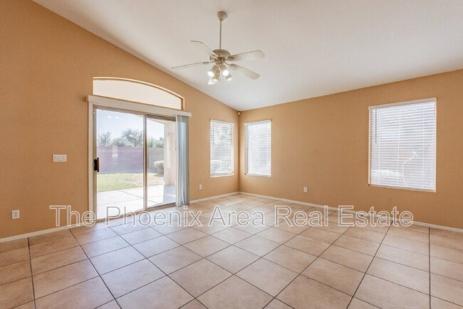 Building Photo - 1261 N Balboa Dr