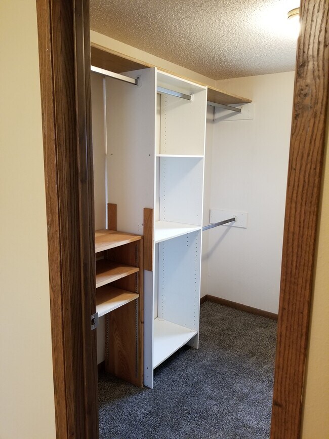 Building Photo - 1146 9th St N