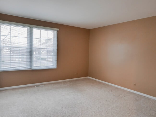 Building Photo - 1428 W Sapphire Dr