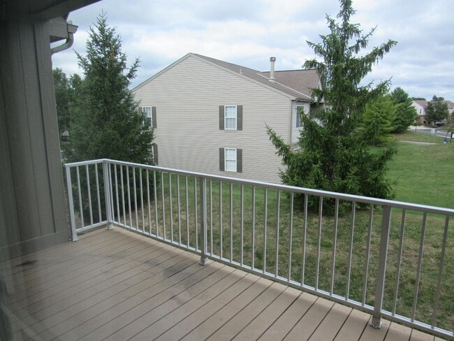 Building Photo - 6288 Lake Springs