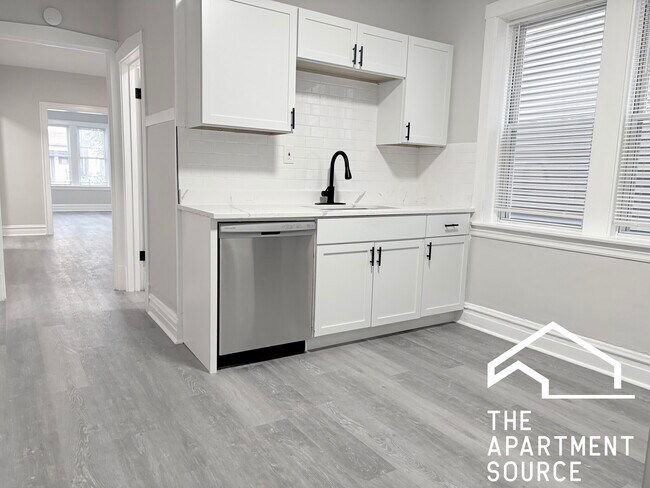 Building Photo - 2937 N Fairfield Ave