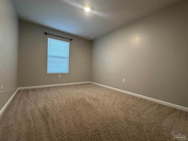 Building Photo - 7540 Oak Lake Blvd