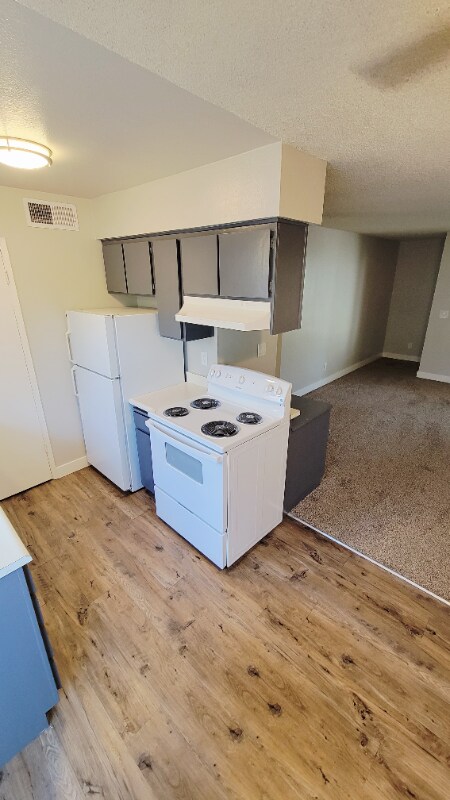 Building Photo - 4264 N Bengston Ave