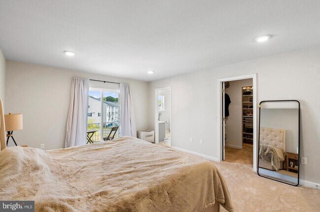 Building Photo - 3070 Goshen Dr