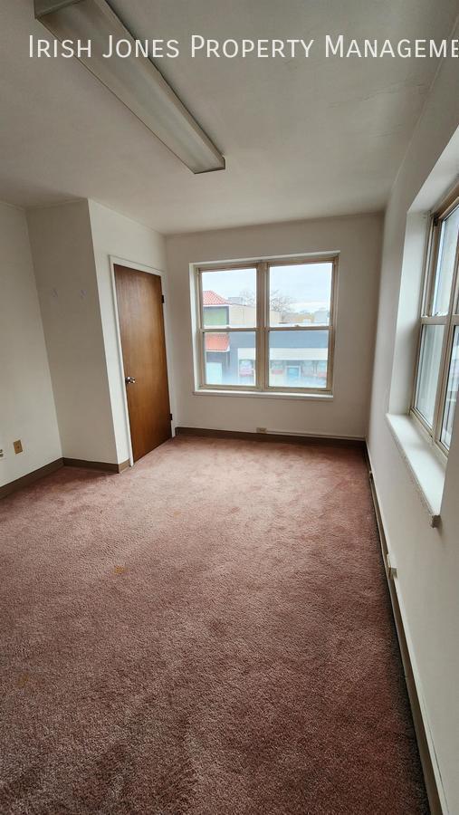 Building Photo - 1715 Pine Ave