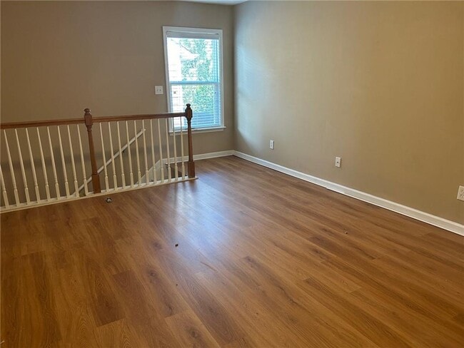 Building Photo - 130 Creekwood Tr