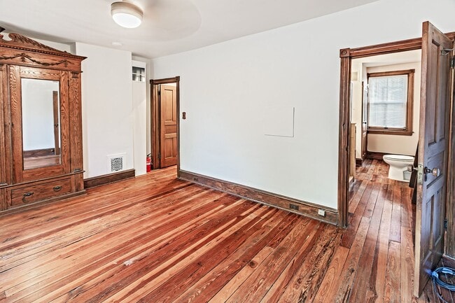 Building Photo - Charming and unique 3 bedroom, 3 bath townhome near Brandywine River and Zoo