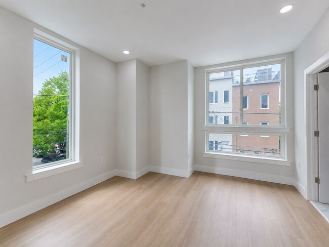 Building Photo - 122 E Cumberland St