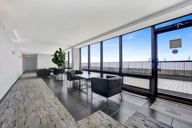 Building Photo - 2800 N Lake Shore Dr