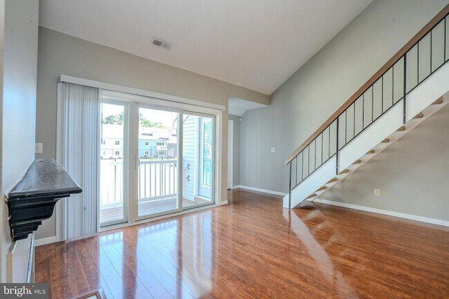 Building Photo - 8304 Tamarron Dr