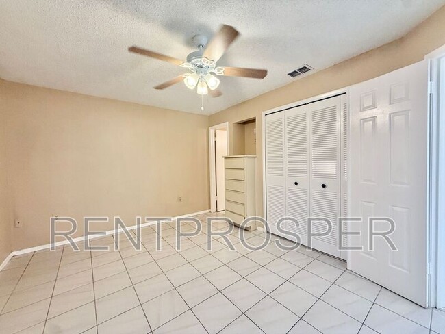 Building Photo - 3604 Spring Land Dr