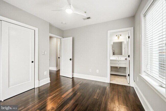 Building Photo - 1514 8th St NW