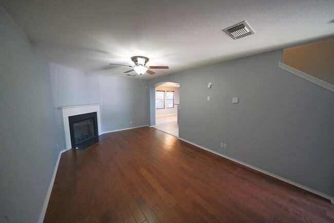 Building Photo - Lovely Cul-De-Sac Home in Schertz/Cibolo N...