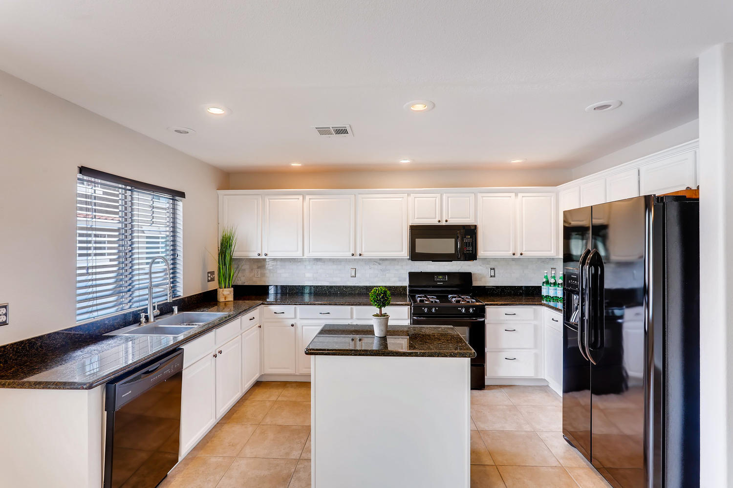 Building Photo - 2750 Fountain Ridge Ln