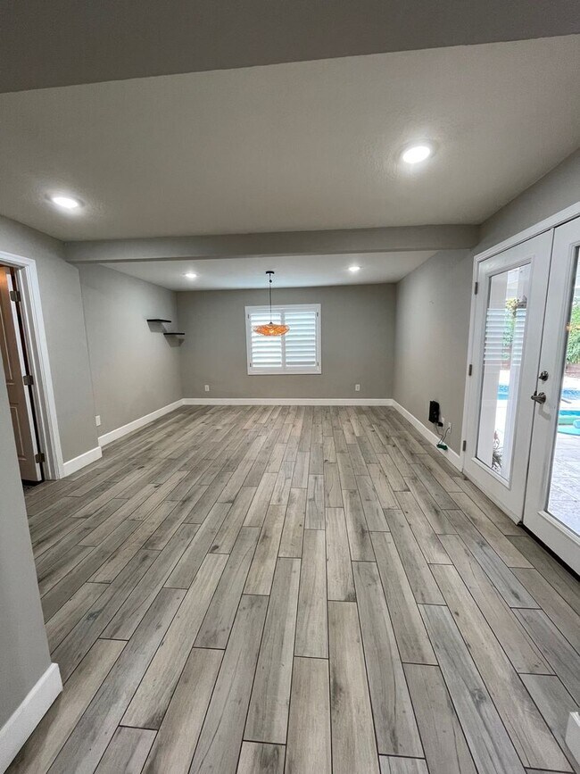 Building Photo - Beautiful Home available to lease!