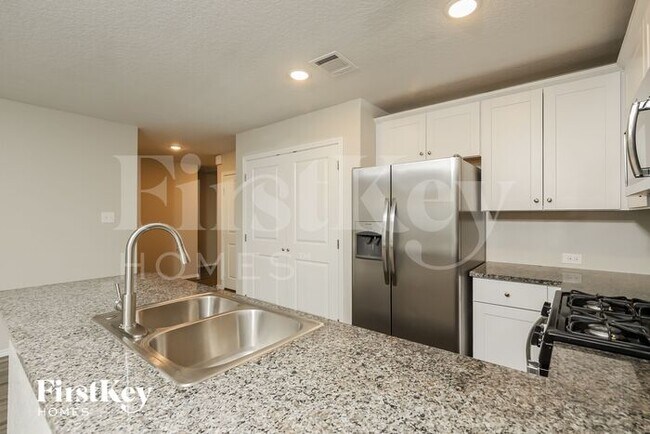 Building Photo - 5639 Jasmine Spur