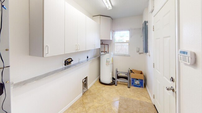 Building Photo - 224 Tarpon Ave