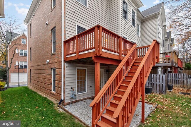 Building Photo - 12013 Montrose Park Pl