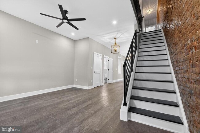 Building Photo - 34 W Sharpnack St