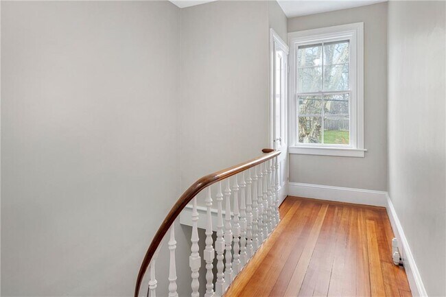 Building Photo - 427 Spring St