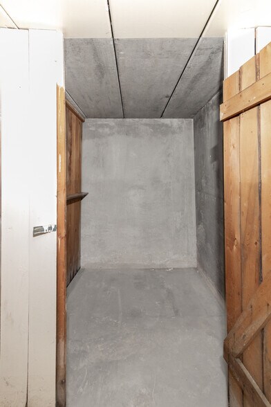 Building Photo - 1041 N Northwest Hwy