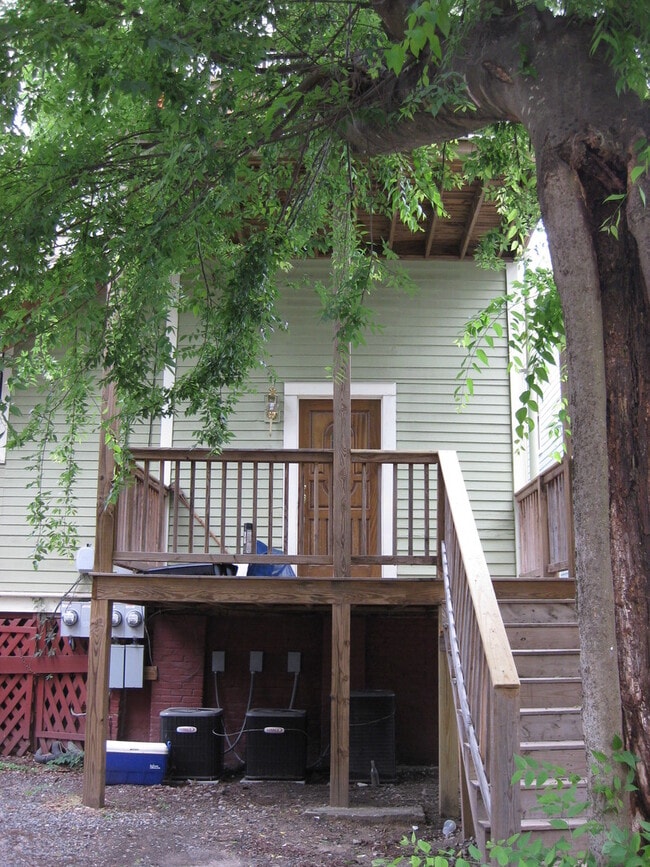 Building Photo - **APPLICATION PENDING!! DOWNTOWN/SCAD-NEAR...