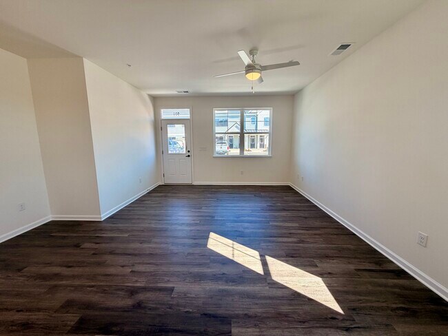 Building Photo - 1145 Savannah Rd