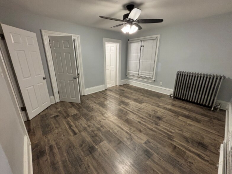 Building Photo - 438 Villa St