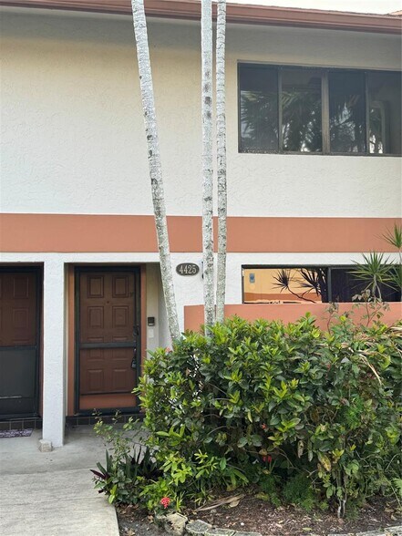 Building Photo - 4425 SW 70th Ter