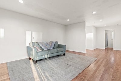 Lower floor Ensuite, room for 2 lg beds, and/or office - 3600 Klamath St